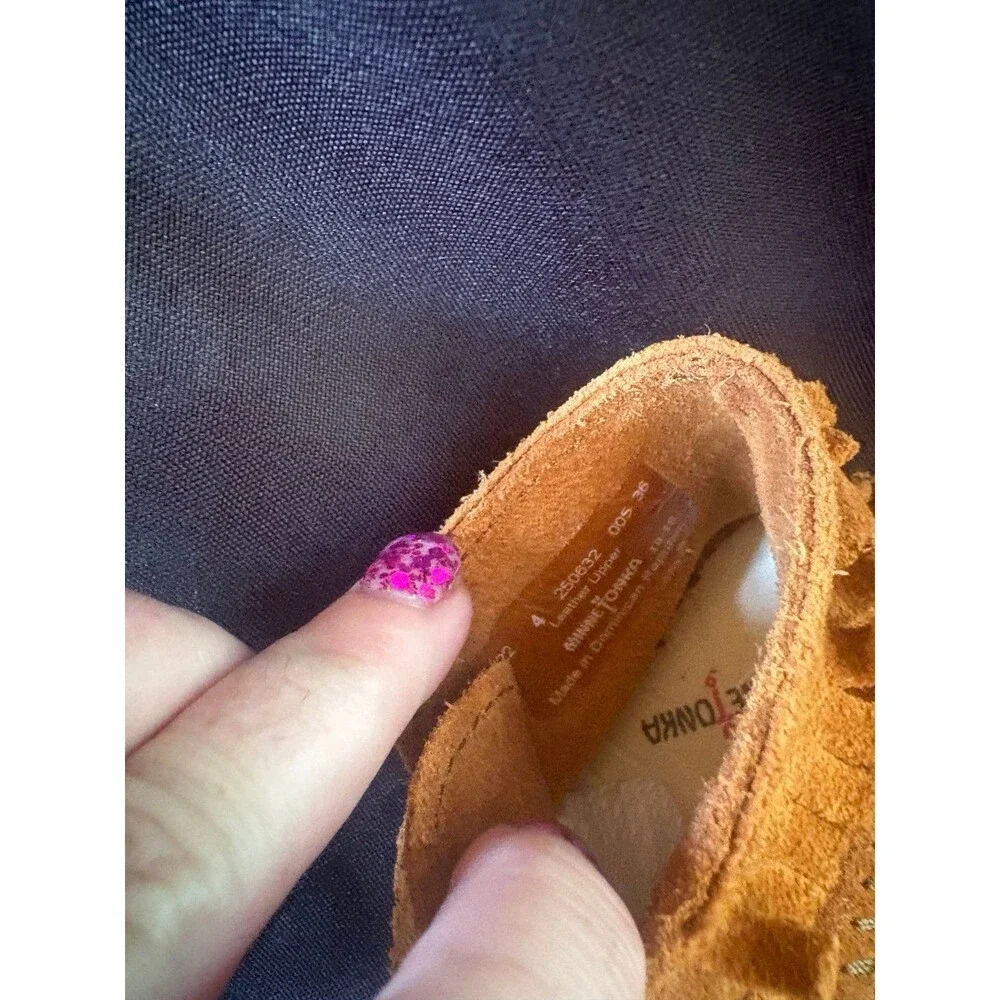 Minnetonka baby size 4 4t brown front strap moccasin shoes